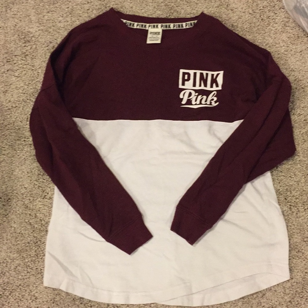 Maroon crewneck!💄👓